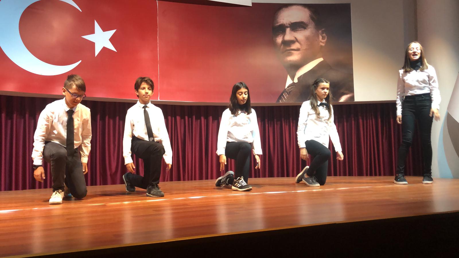 Etkin Kolej | Eskişehir Etkin Kolej öğrencileri 29 Ekim Cumhuriyet Bayramı'nı Büyük Bir Coşkuyla Kutladı