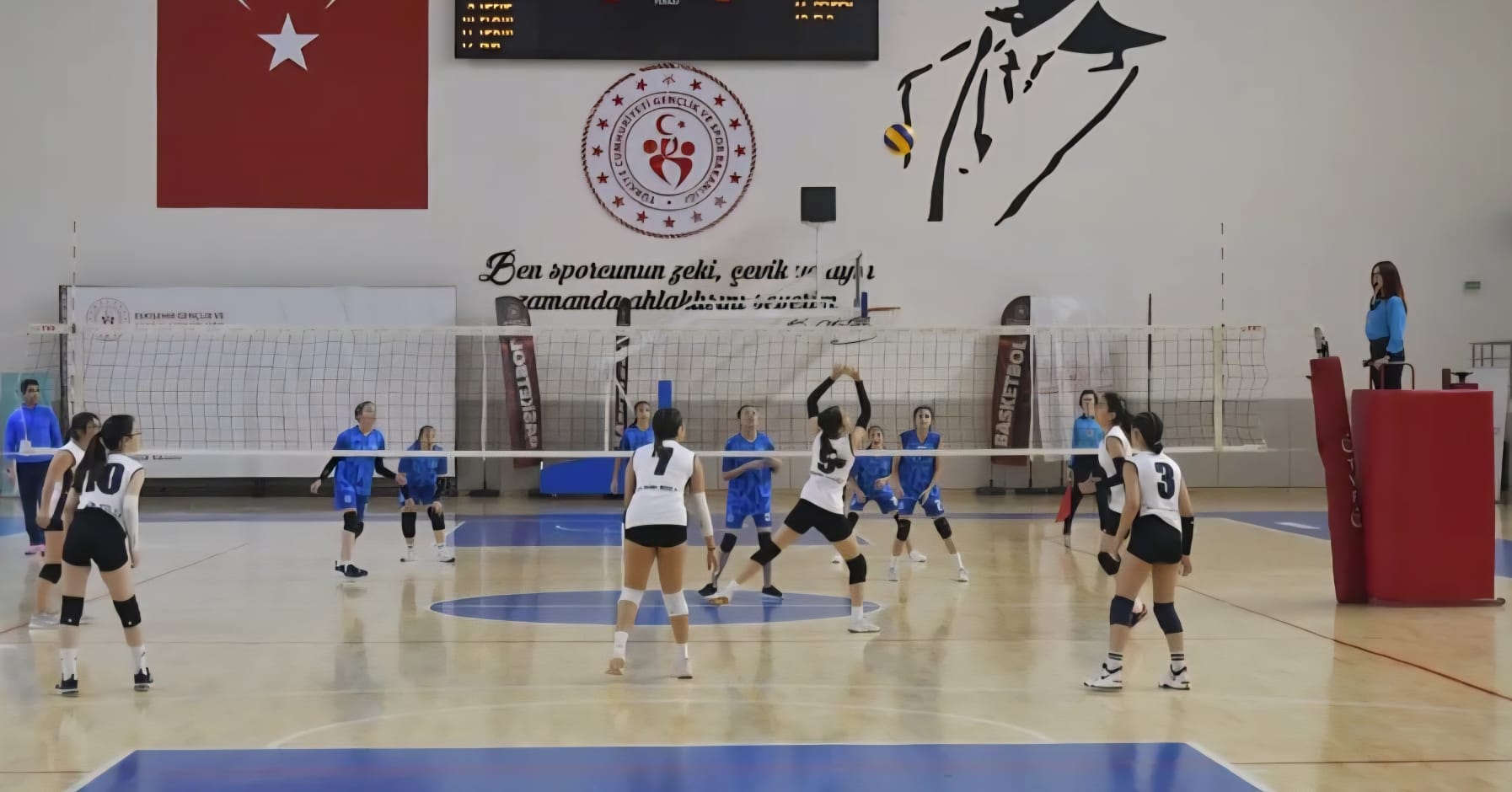 Etkin Kolej | KIZ VOLEYBOL TAKIMIMIZIN BAŞARISI