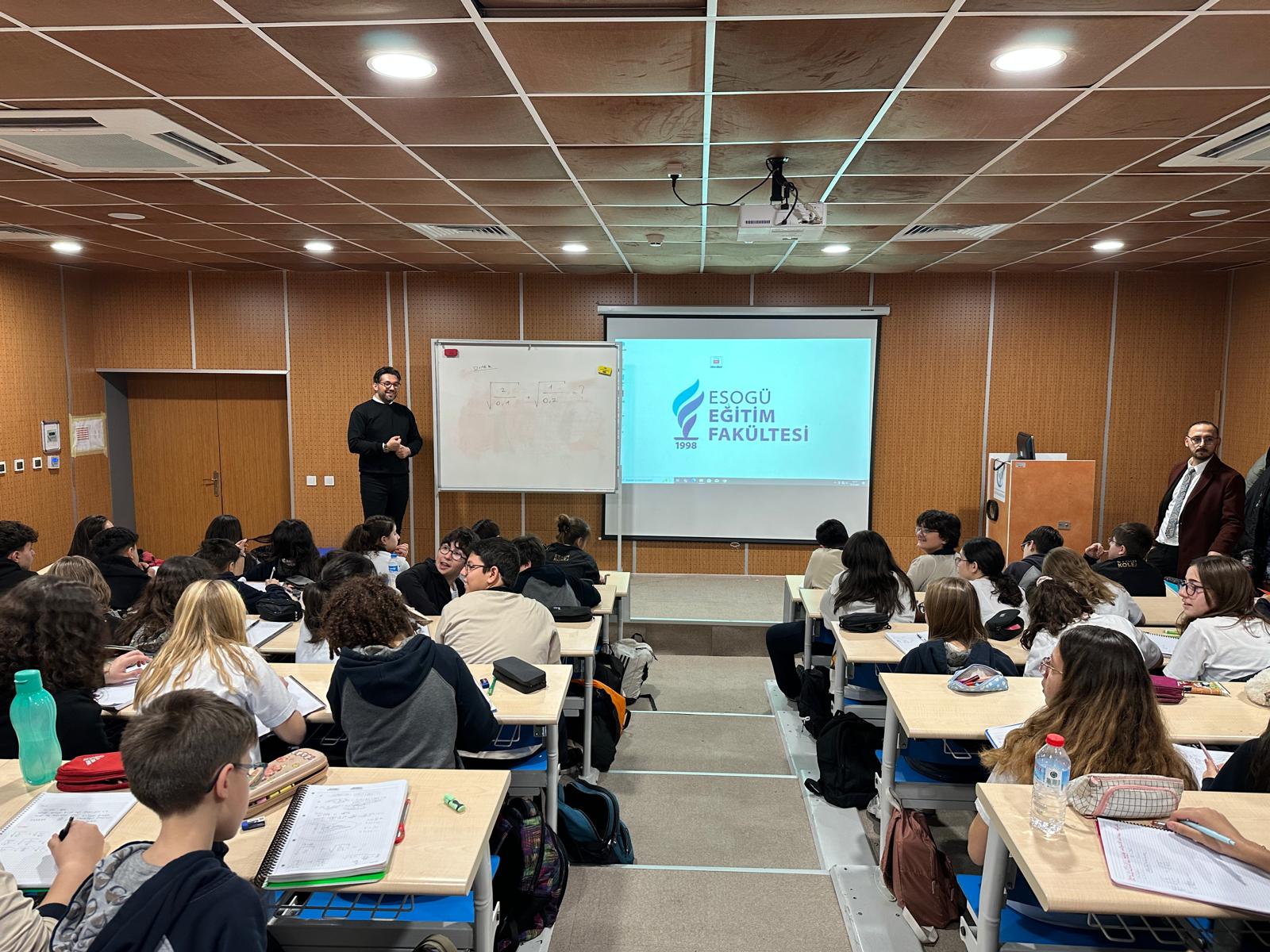 Etkin Kolej | Geleceğin Üniversitelileri Eskişehir Osman Gazi Üniversitesi'nde Ders Başındaydı!