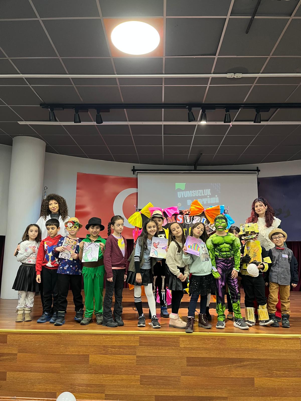 Etkin Kolej | Etkin Kolejde Uyumsuzluk Partisi