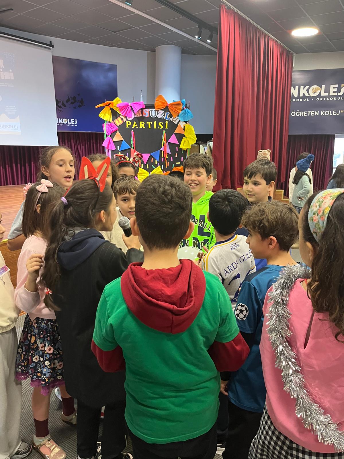 Etkin Kolej | Etkin Kolejde Uyumsuzluk Partisi