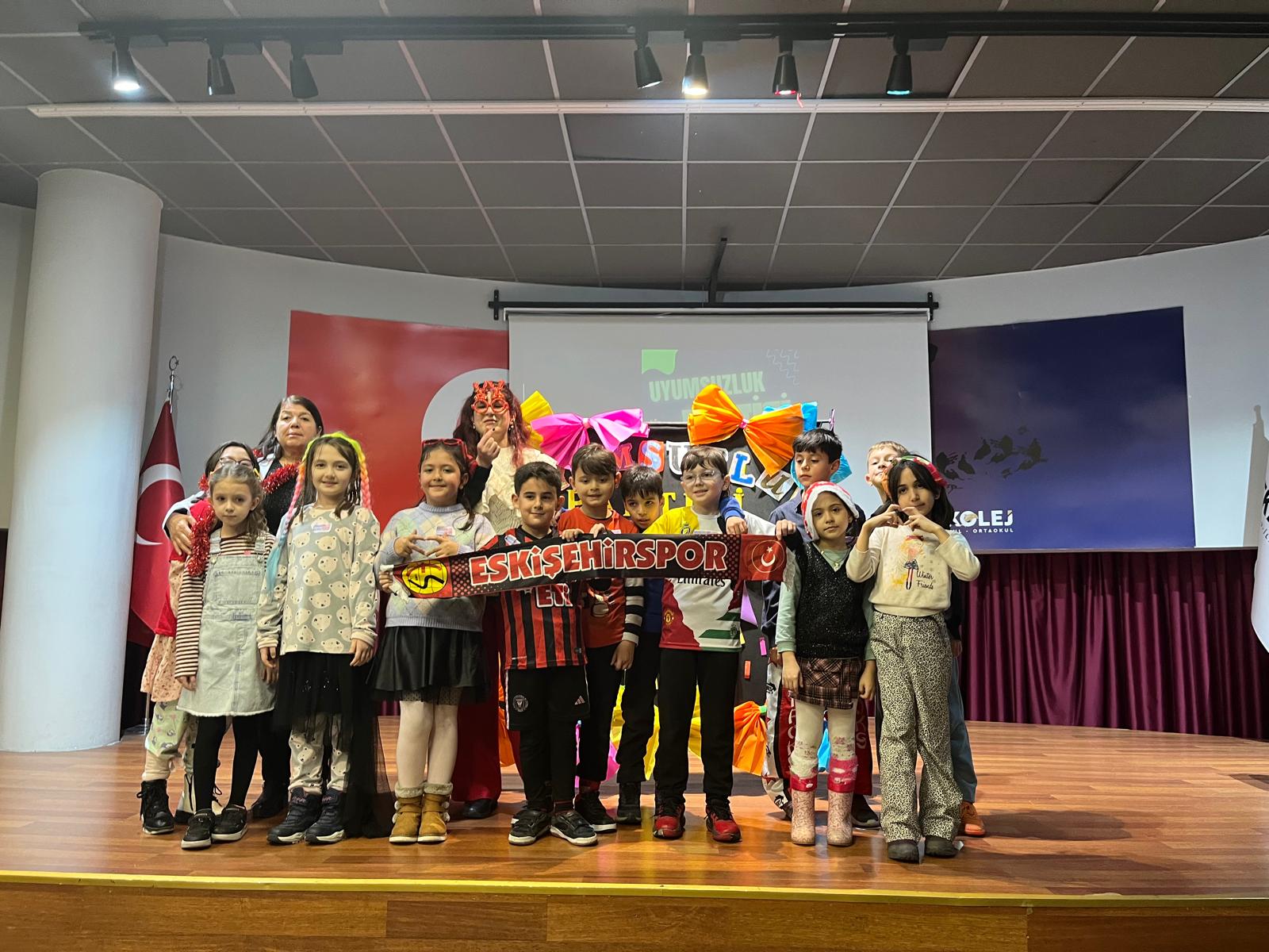 Etkin Kolej | Etkin Kolejde Uyumsuzluk Partisi