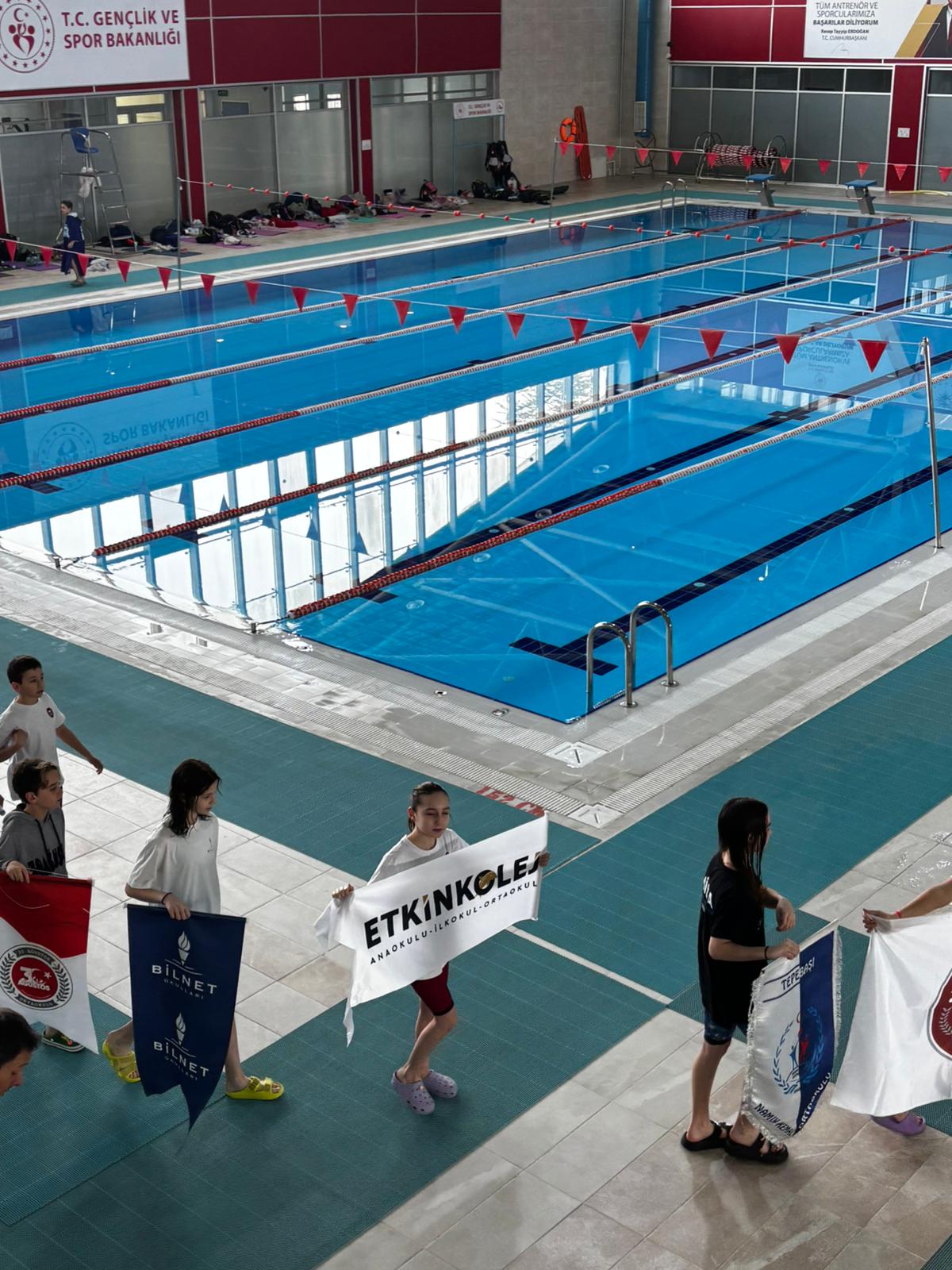 Etkin Kolej | Yüzme Branşında Gururlandıran Başarı