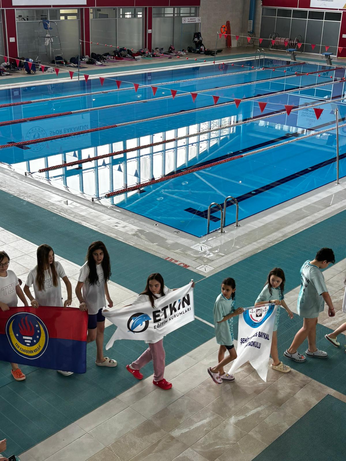 Etkin Kolej | Yüzme Branşında Gururlandıran Başarı