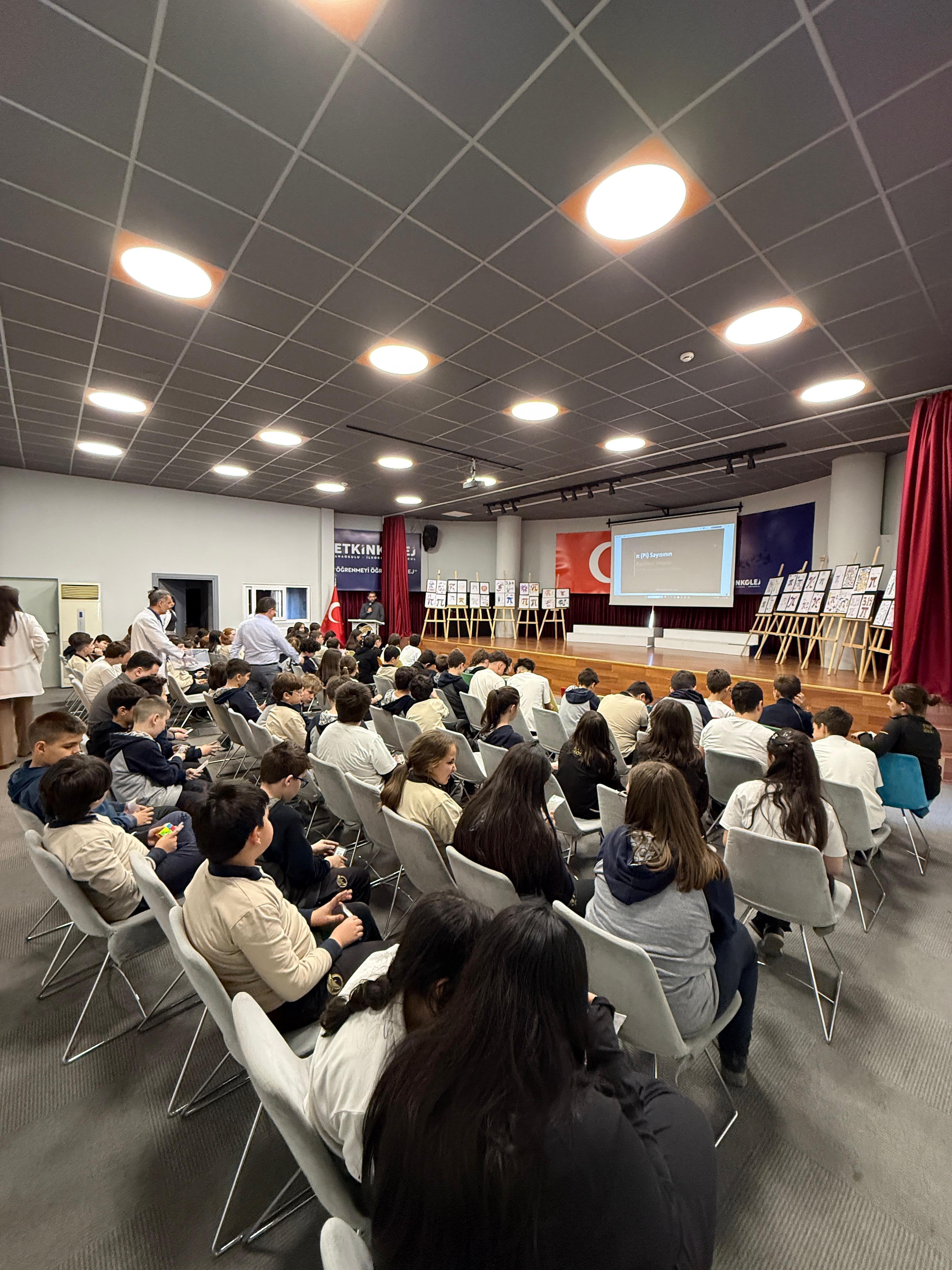 Etkin Kolej | Etkin Koleji Ortaokulunda Pi Günü Coşkusu!