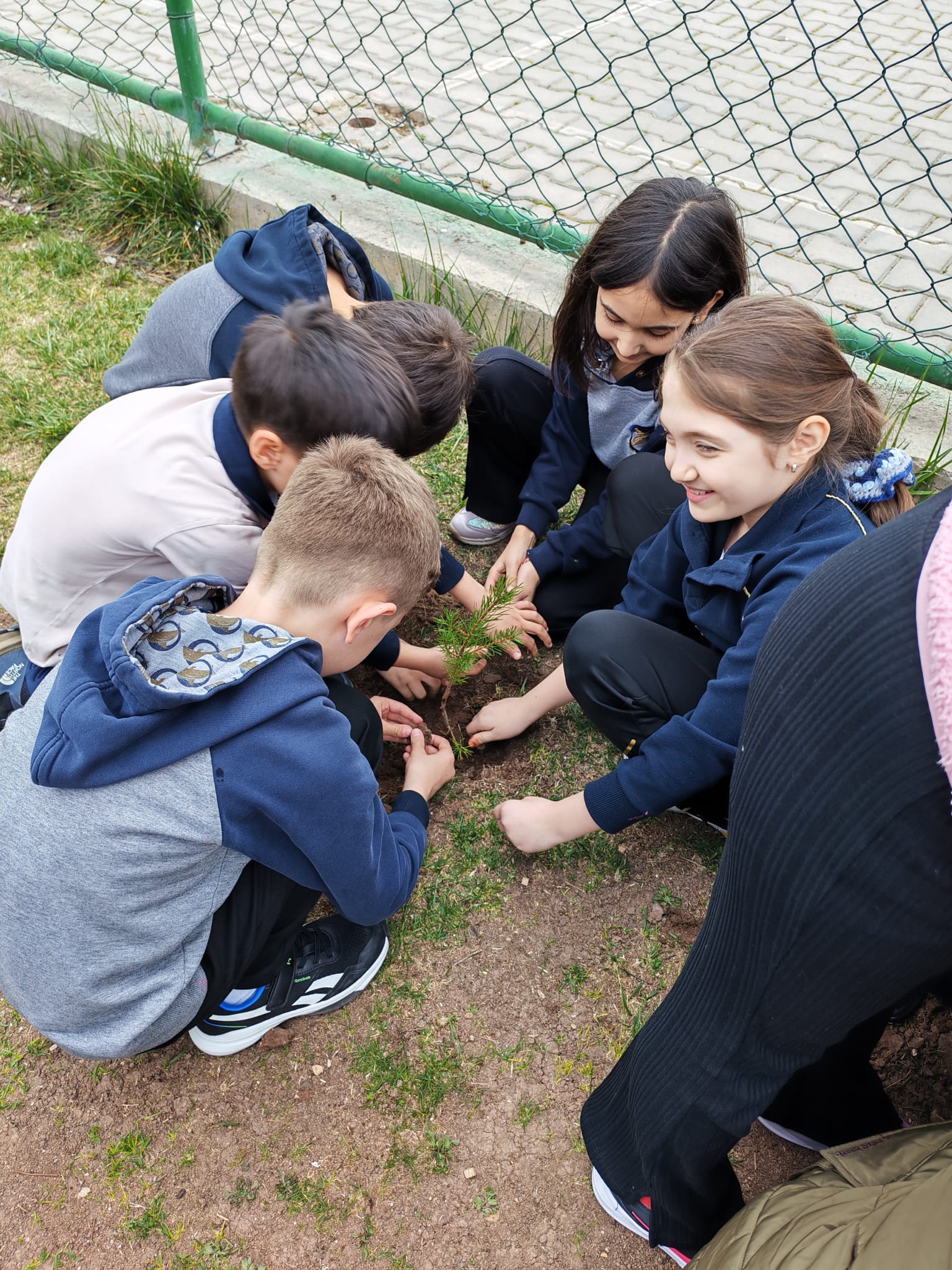 Etkin Kolej | 21–26 Mart Dünya Ormancılık Günü ve Orman Haftasında Fidan Dikim Etkinliği!