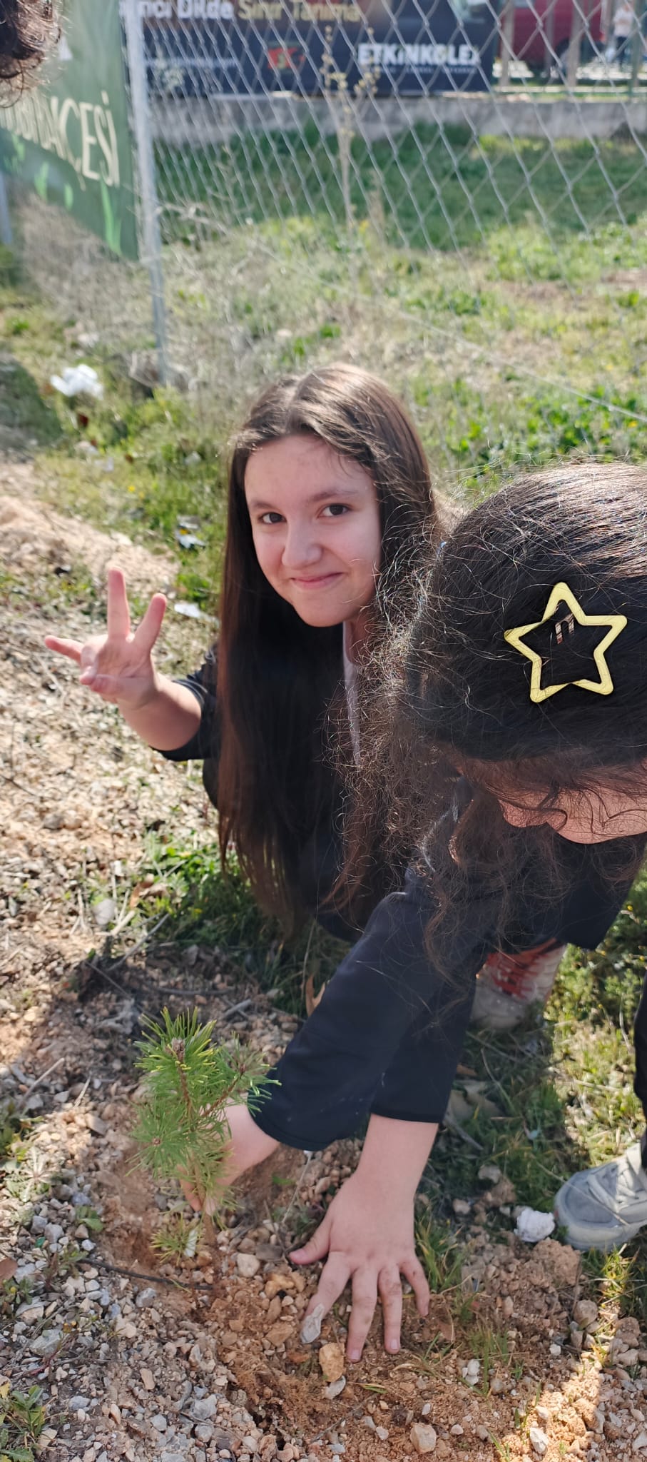 Etkin Kolej | 21–26 Mart Dünya Ormancılık Günü ve Orman Haftasında Fidan Dikim Etkinliği!