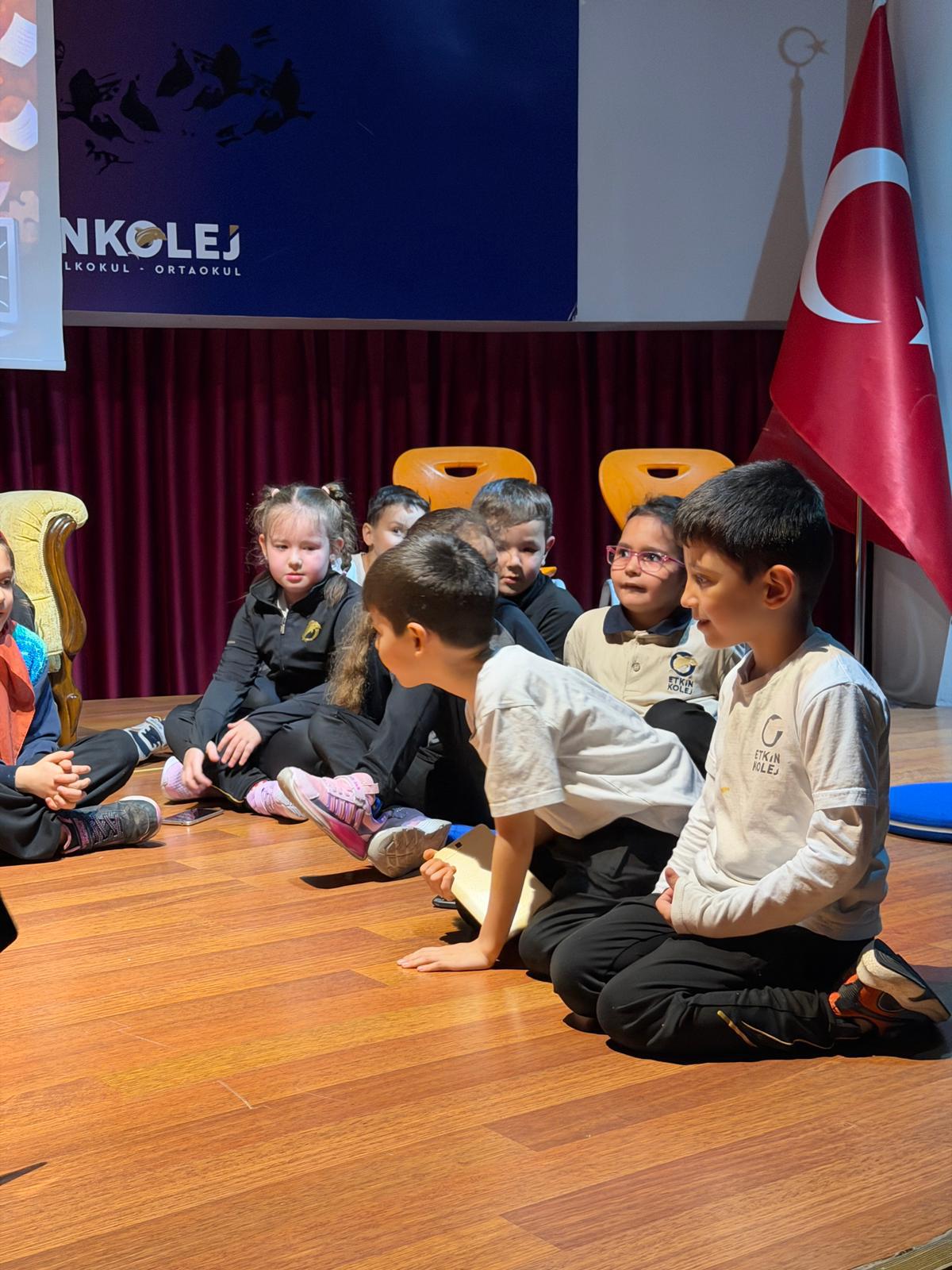 Etkin Kolej | Küçükler Büyükler El Ele Gönül Gönüle