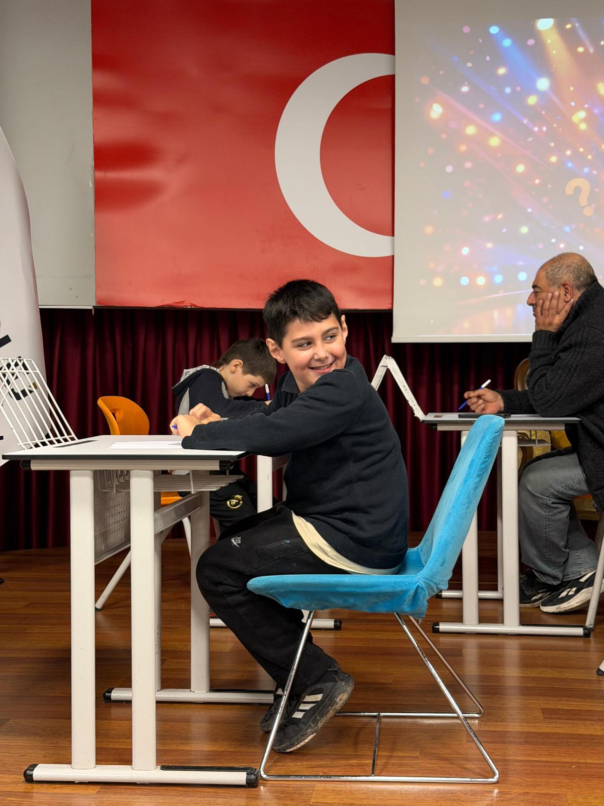 Etkin Kolej | Küçükler Büyükler El Ele Gönül Gönüle