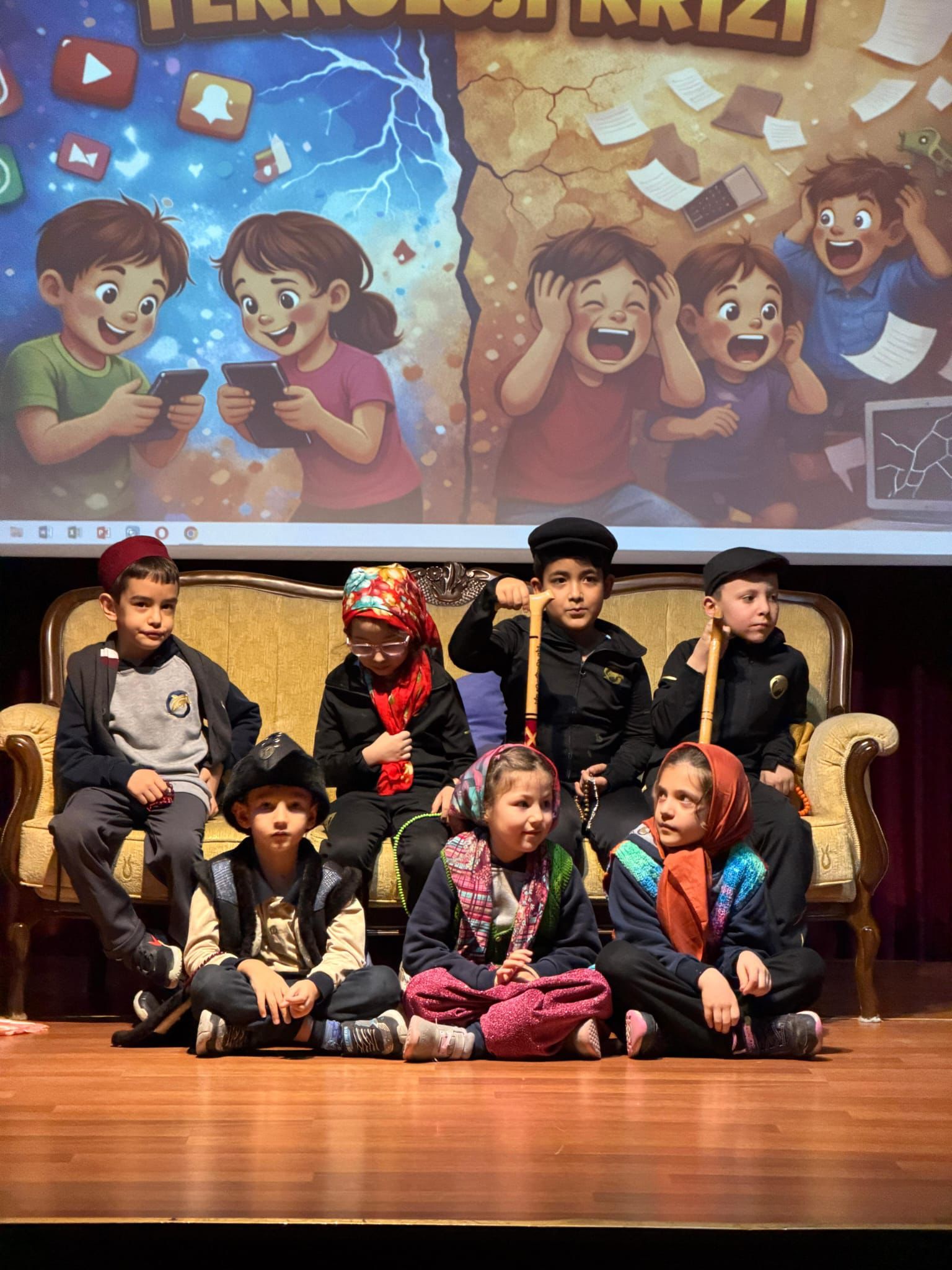 Etkin Kolej | Küçükler Büyükler El Ele Gönül Gönüle