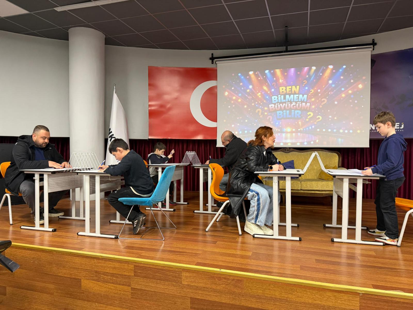 Etkin Kolej | Küçükler Büyükler El Ele Gönül Gönüle